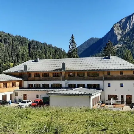 Blsv Sportcamp Mitten Im Wander- Und Rad-paradies Hostel