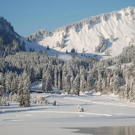 Blsv Sportcamp Mitten Im Wander- Und Rad-paradies 旅馆